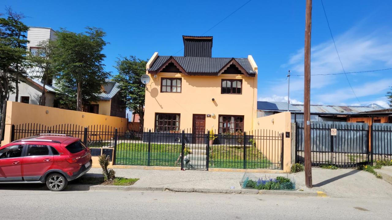 Alojamiento Raquel Y Hector Ushuaia Exterior photo